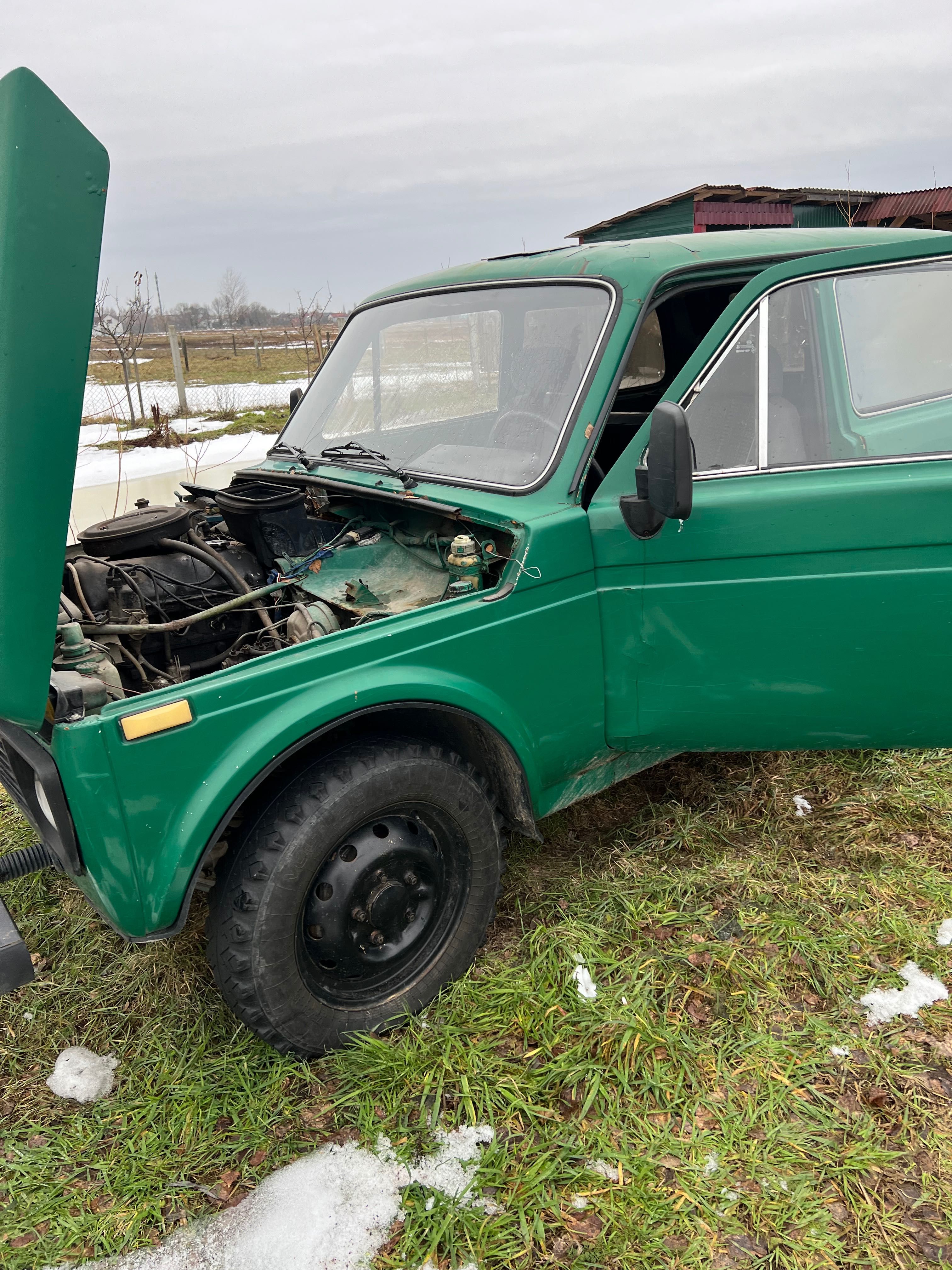 Нива 2121 в не поганому стані