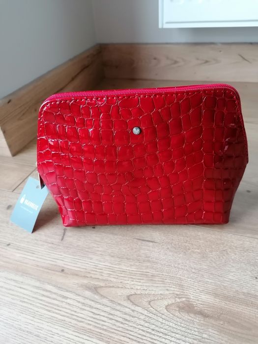 Kosmetyczka damska czerwona Wojewodzic