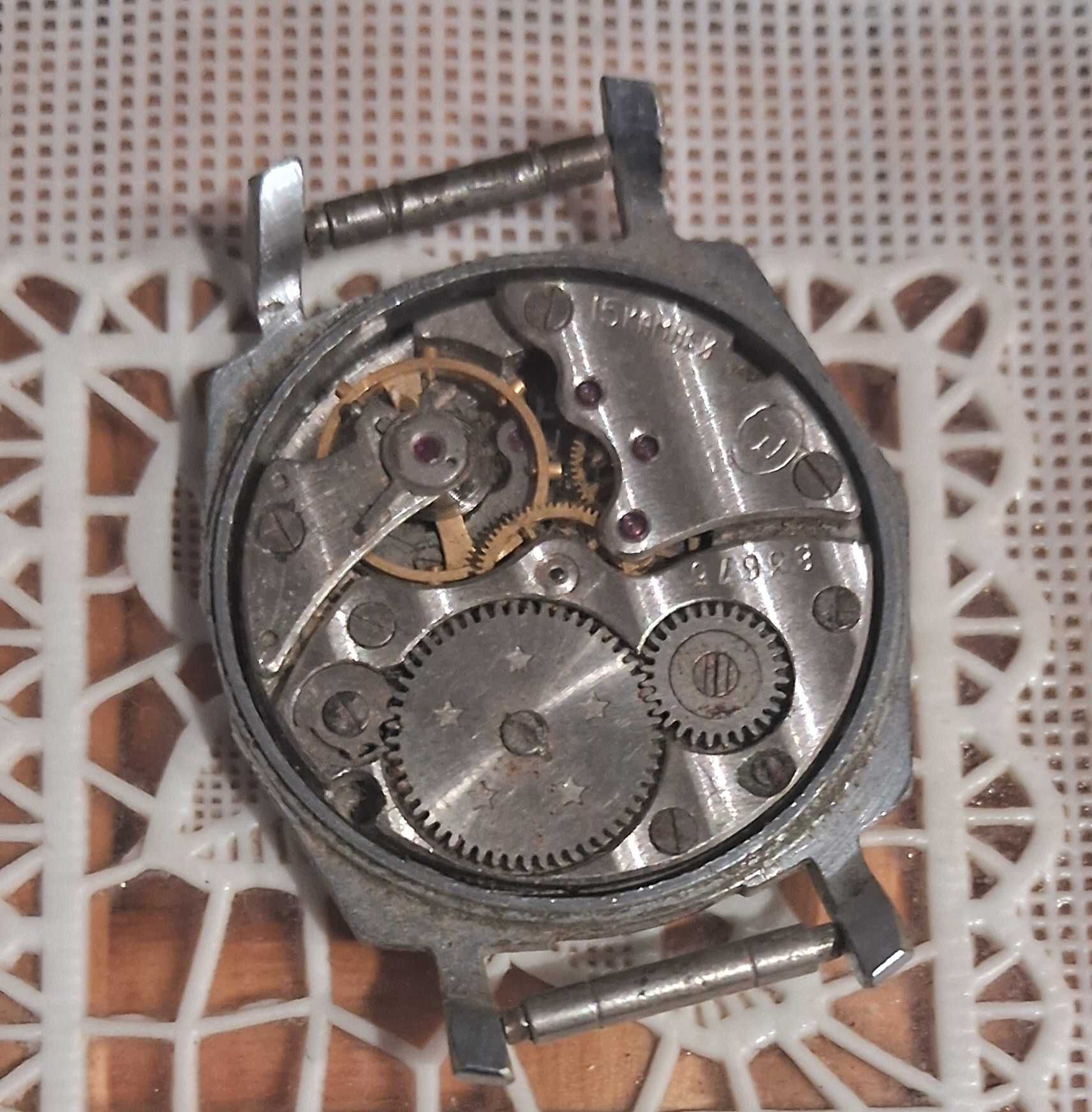 Часы "Колос" сделаны в СССР. Механизм ЧЧЗ - 15 камней, 1956 года.