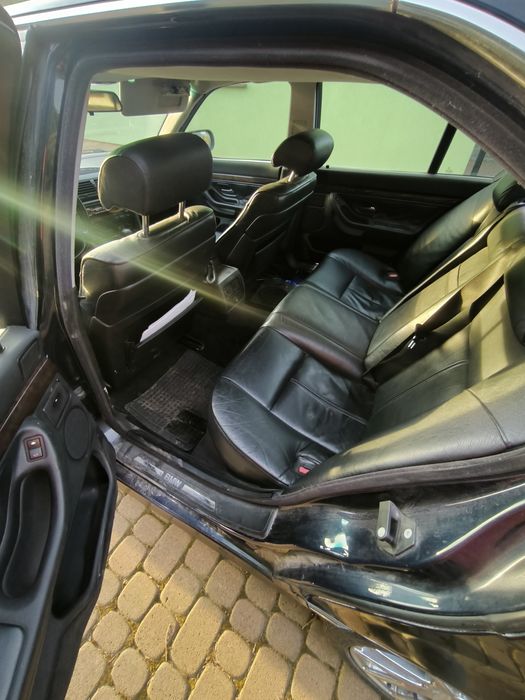 Sprzedam BMW e38 728i