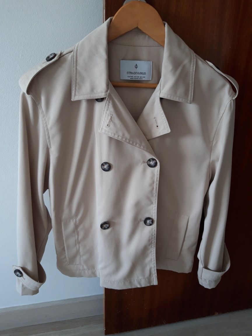 Gabardine bege da Stradivarius