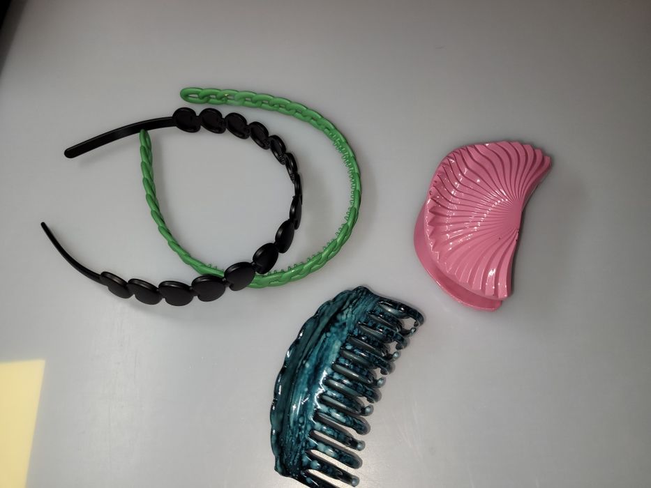 Akcesoria do włosów 2 opaski i 2 klamry