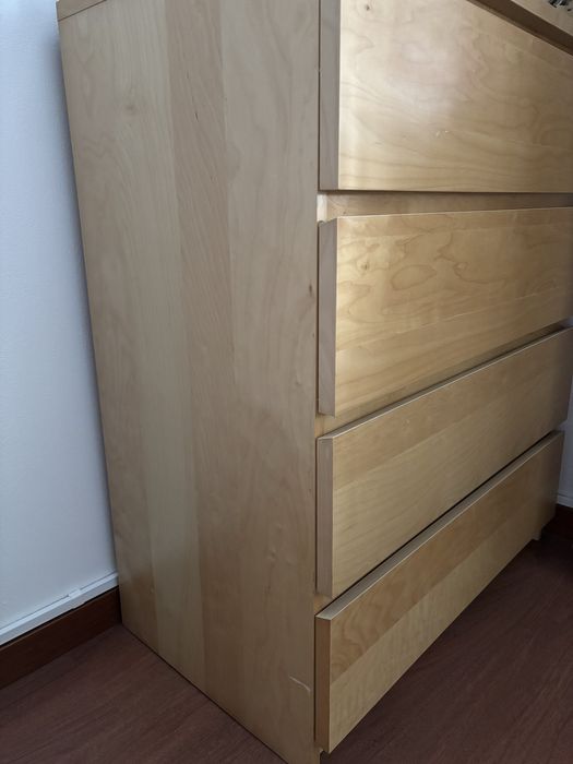 Cómoda com 4 gavetas Malm IKEA
