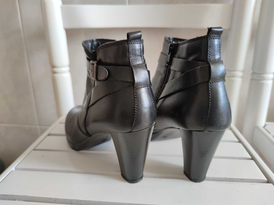 Botins em pele Ellen Blake