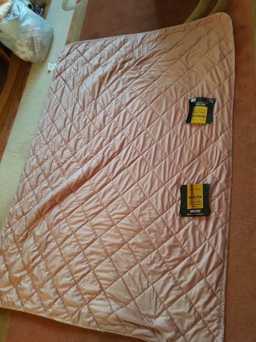 Одеяло привезла с Америки. Новое.