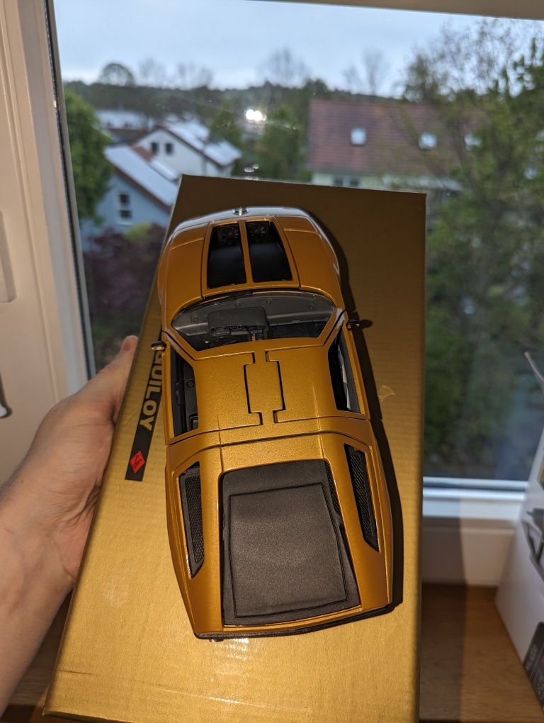 Моделька Mercedes Benz c111 1969 1/18