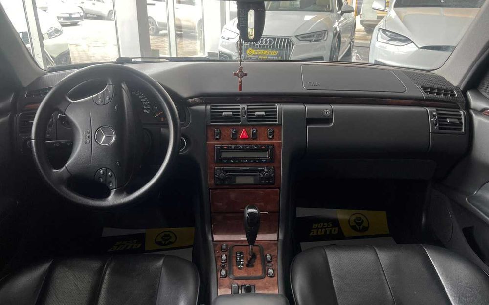Mercedes-Benz E 270 2001