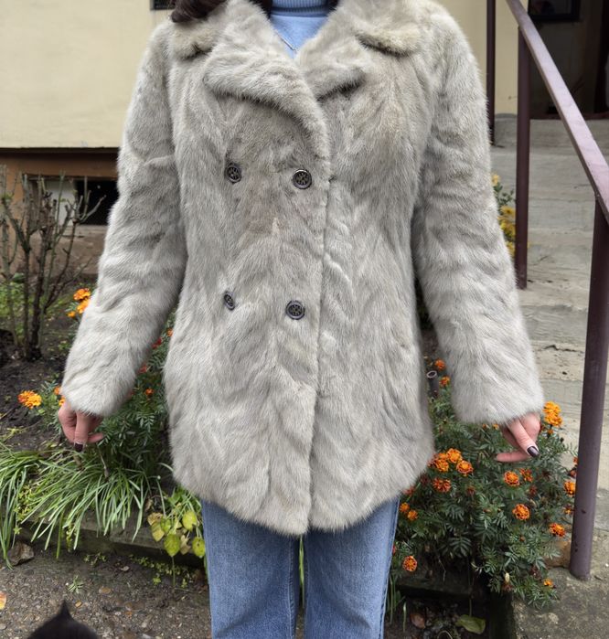 Продам норкову шубу