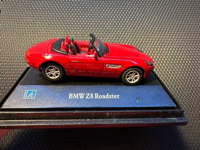 MIniatura BMW Z8 Roadster - 1/72