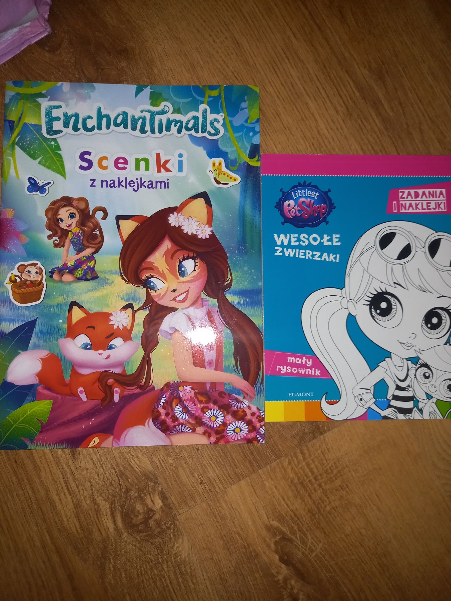 Książeczki z naklejkami i zadaniami Enchantimals Littlest Pet Shop