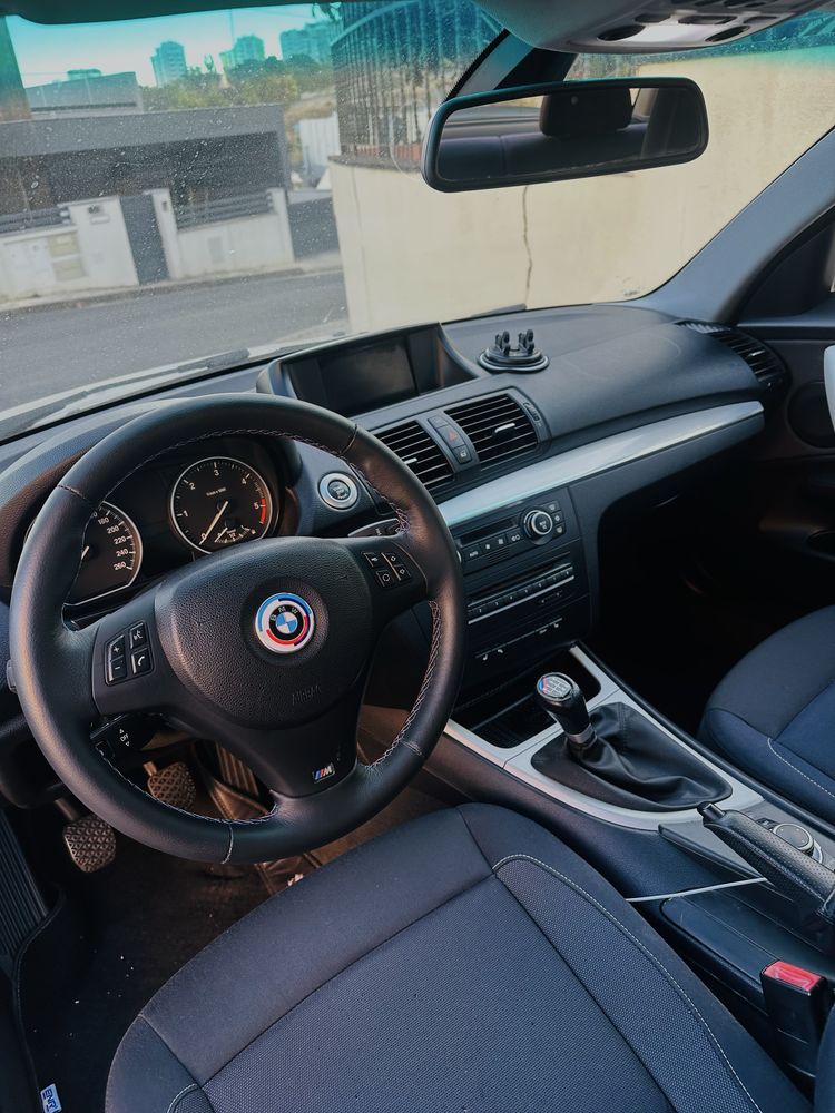BMW Série 1 120d Coupé Pack M - Teto de Abrir - Símbolo 50 Anos BMW