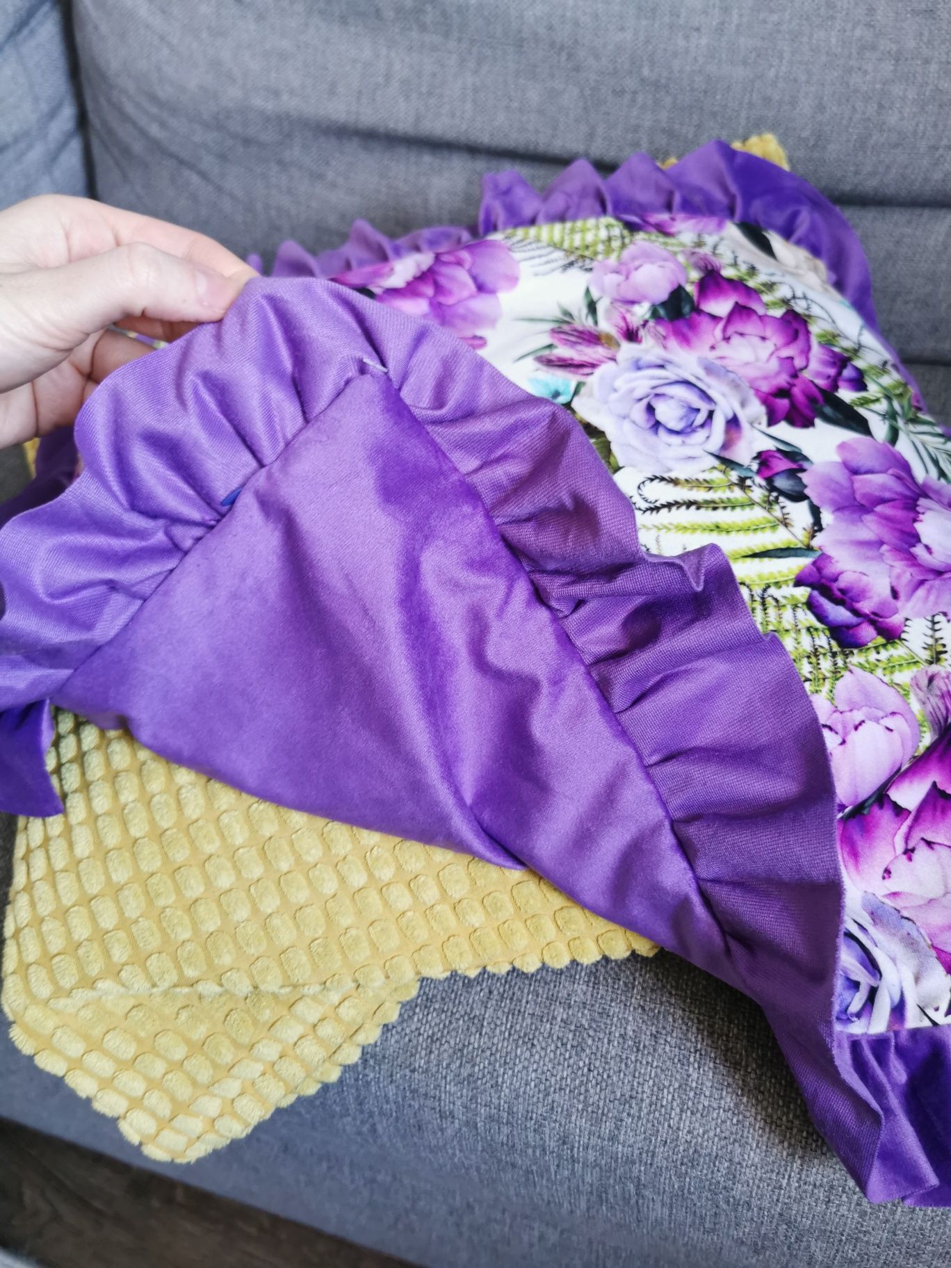 Nowa poduszka welurowa fioletowa kwiaty