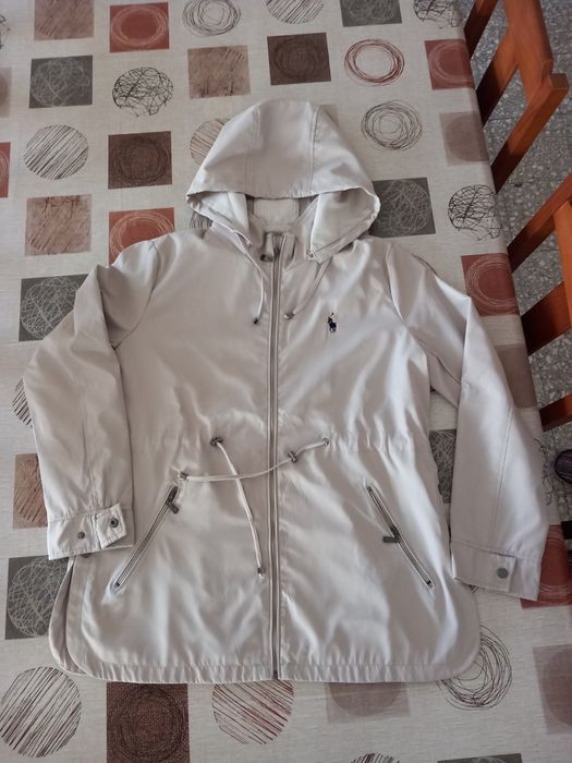 Casacos e botas de senhora em segunda mão