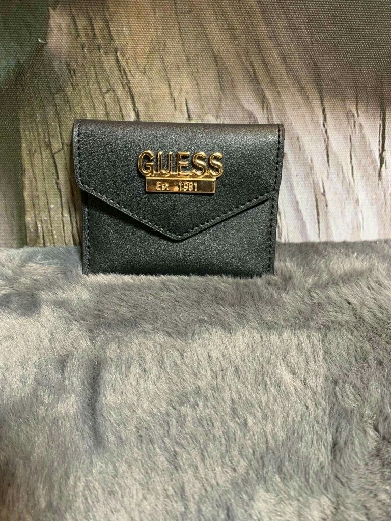 Sprzedam portfel nowy Guess