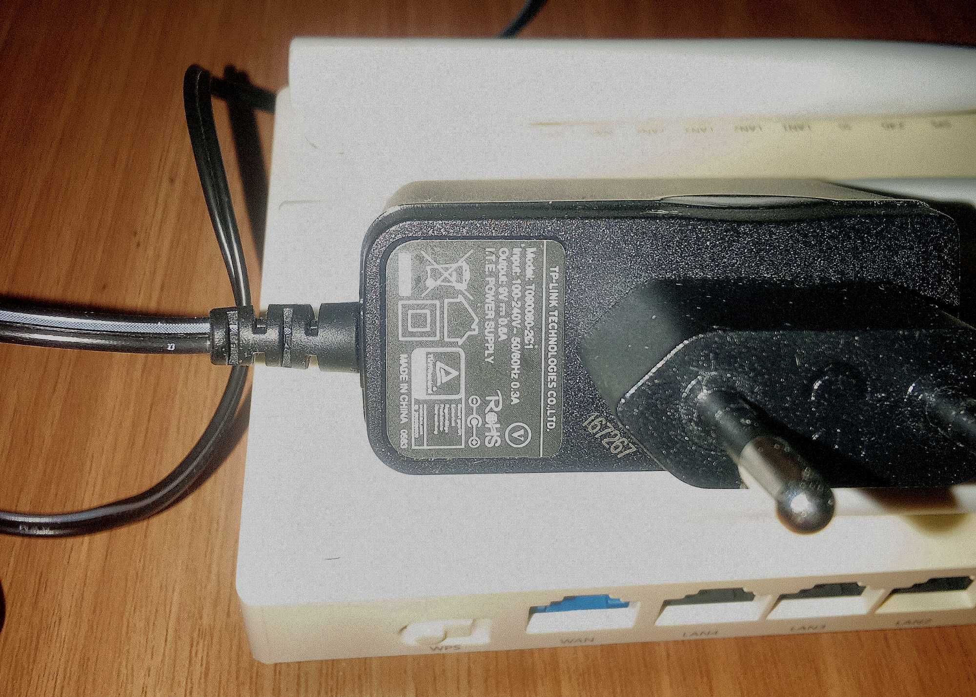 Роутер Netis WF2710.