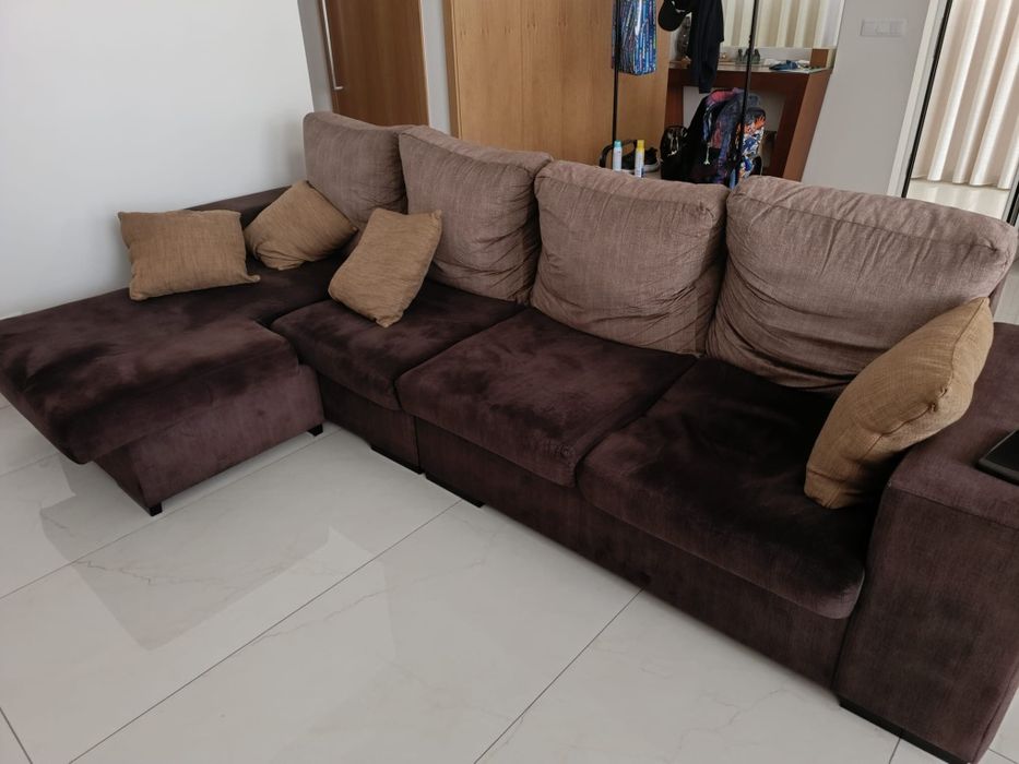 Sofá de 4 lugares com chaise long