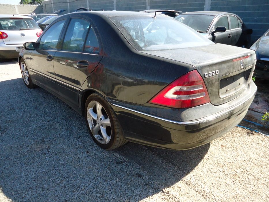 Mercedes C 220 cdi Avantgarde de 2005 só ás peças