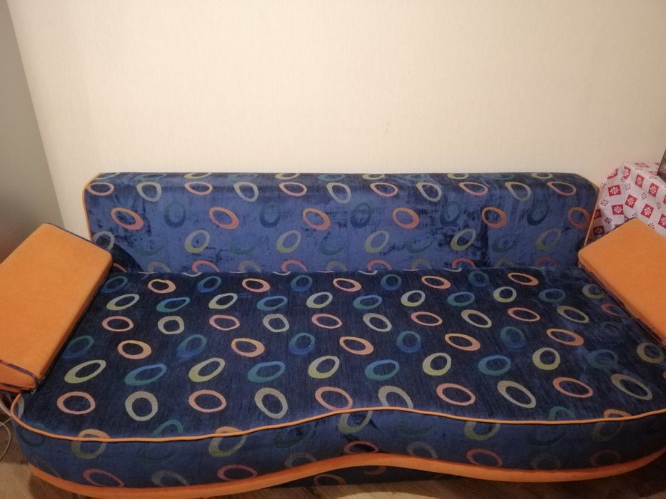 Продам диван у гарному стані