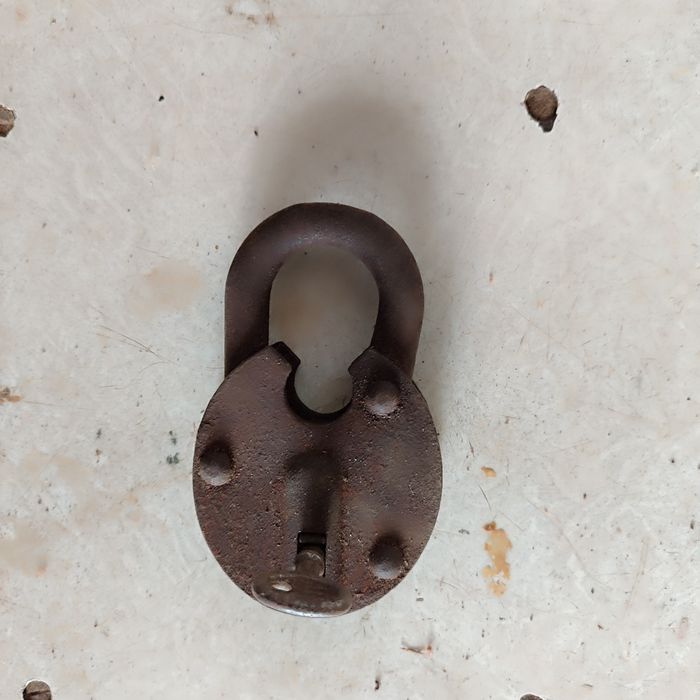 Стара колодка з ключем