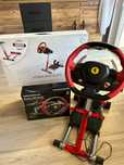 Kierownica Thrustmaster Ferrari 458 Spider w komplecie ze Stojakiem