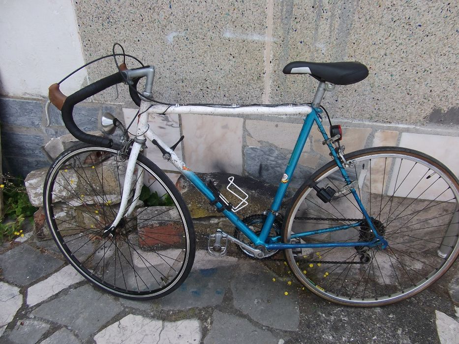 bicicleta de estrada esmaltina