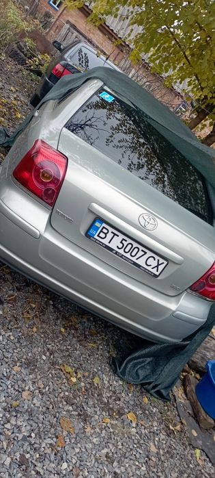 Тойота авенсіс 2.0 бензин