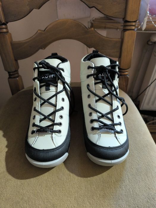 Новые осенние ботинки стелька 28 см