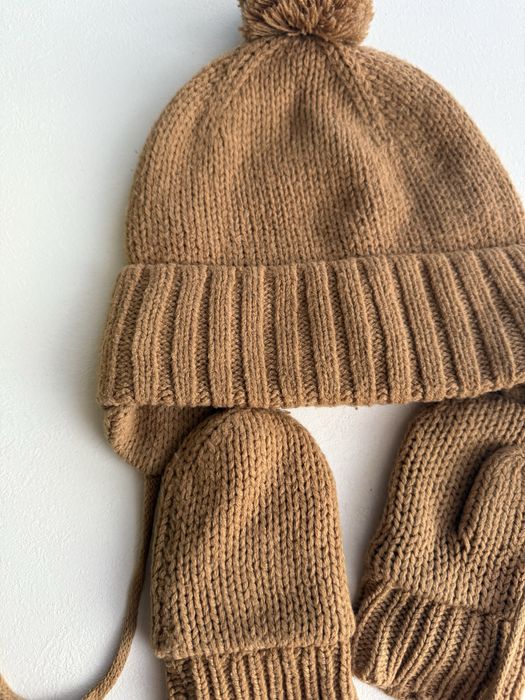 Продається зимова шапочка і рукавички від h&m(74-80)9-12 м