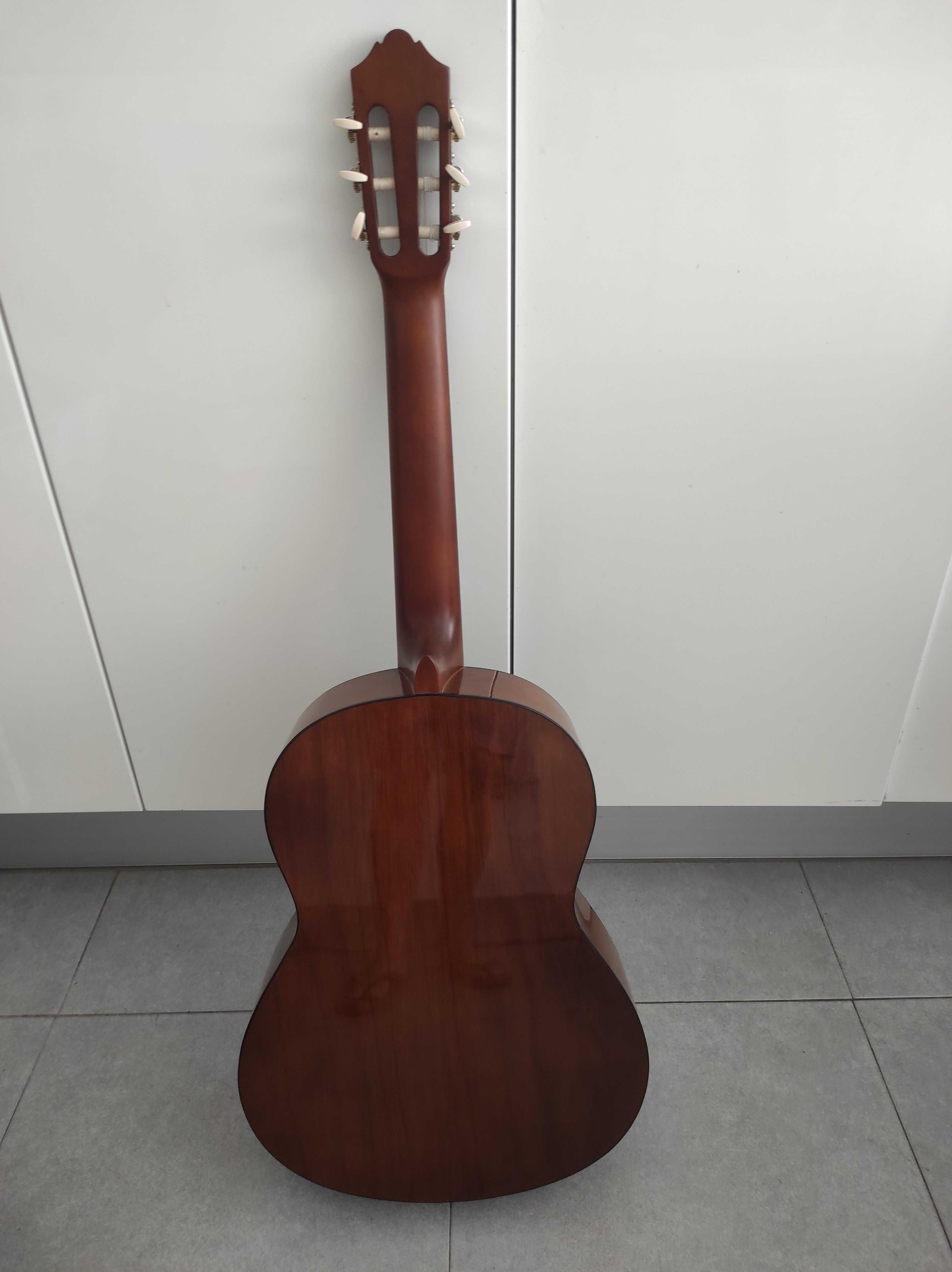 Guitarra Yamaha C40 + bolsa + pedal