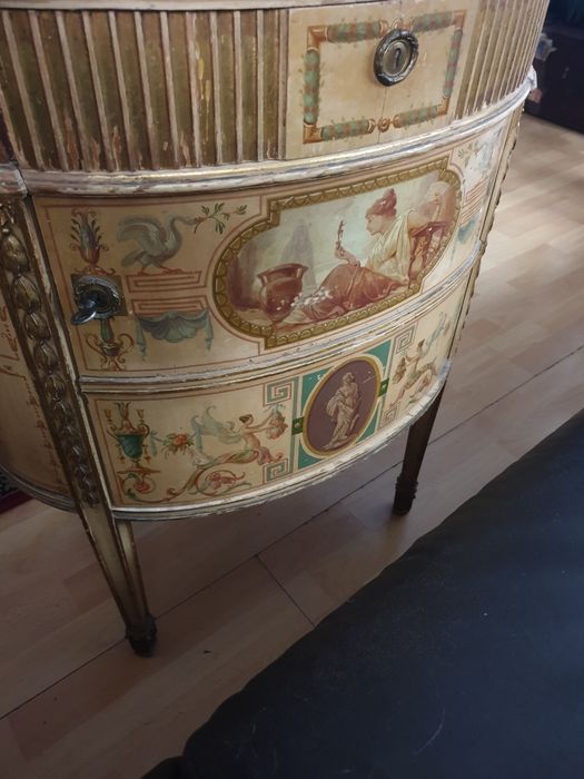 Stolik Niciak wyjątkowy przedmiot,  czysto palacowy