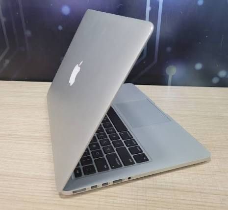 Продам macbook pro retina 13 a1502