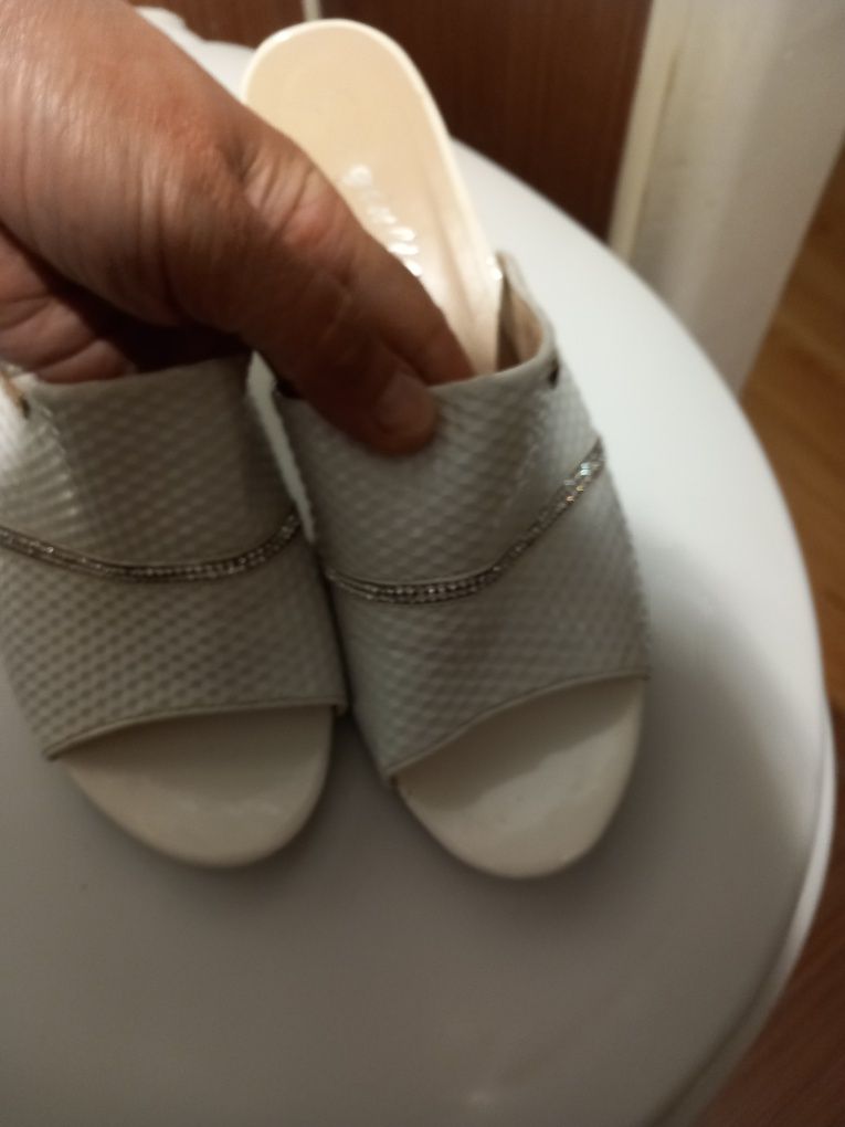 Klapki na obcasie r 37 Ula Giulia, Wysokość obcasa z platformą 8,5 cm