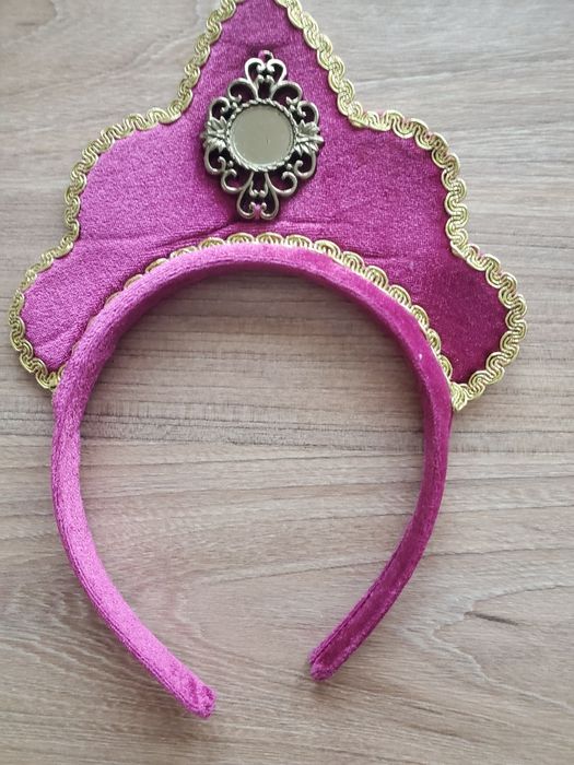 Średniowieczny strój królewny/ księżniczki  z kołem + opaska