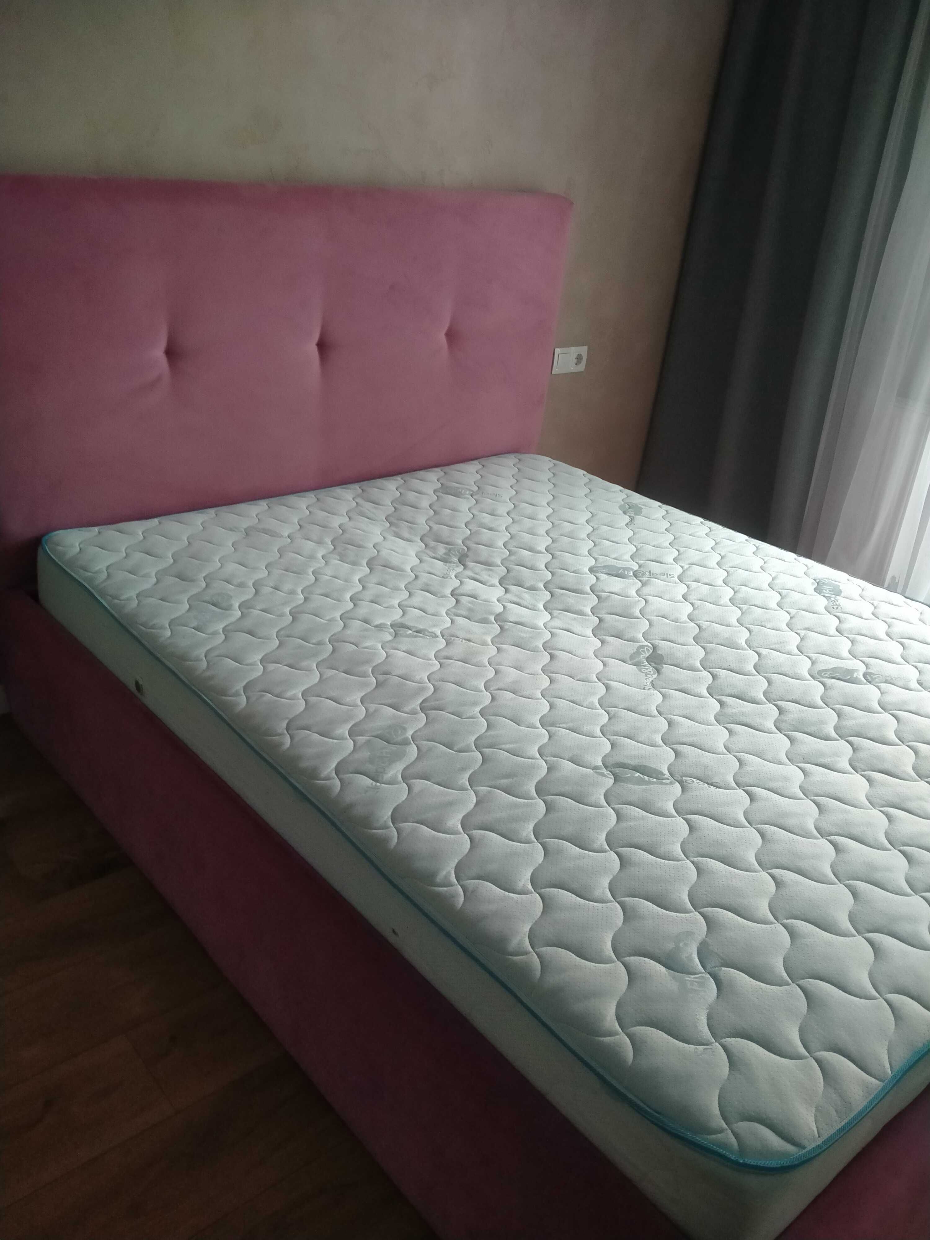 Продам ліжко в спальню