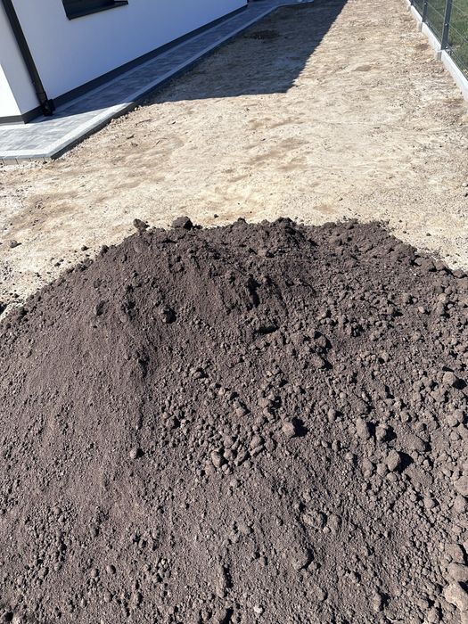 Ziemia na podniesienie terenu ogrodowa humus pod trawnik wywrotka