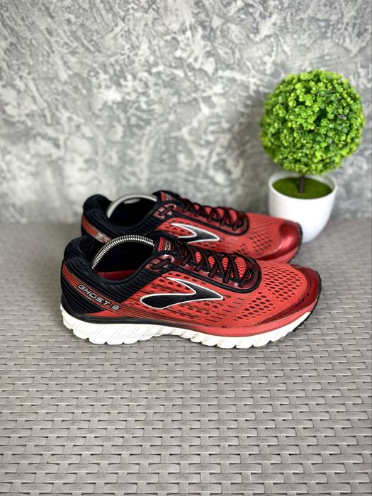 Brooks Ghost 9 кроссовки 45 размер беговые красные
