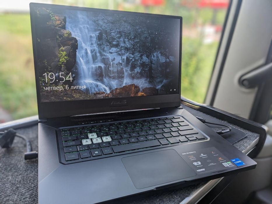 Asus Taf Dash f15 i5 3050ti laptor