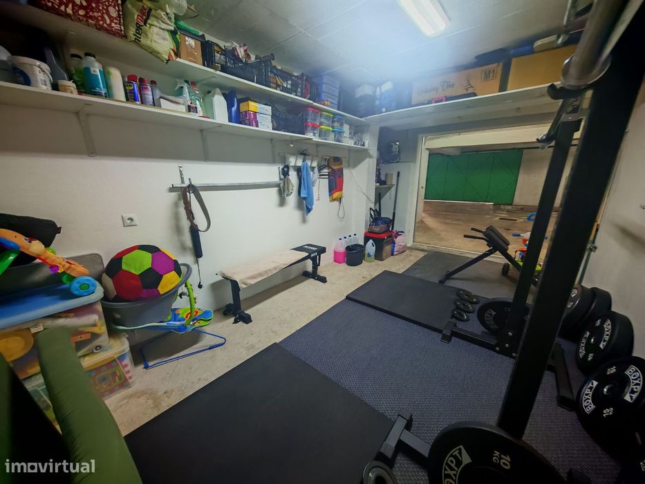 Garagem bem localizada