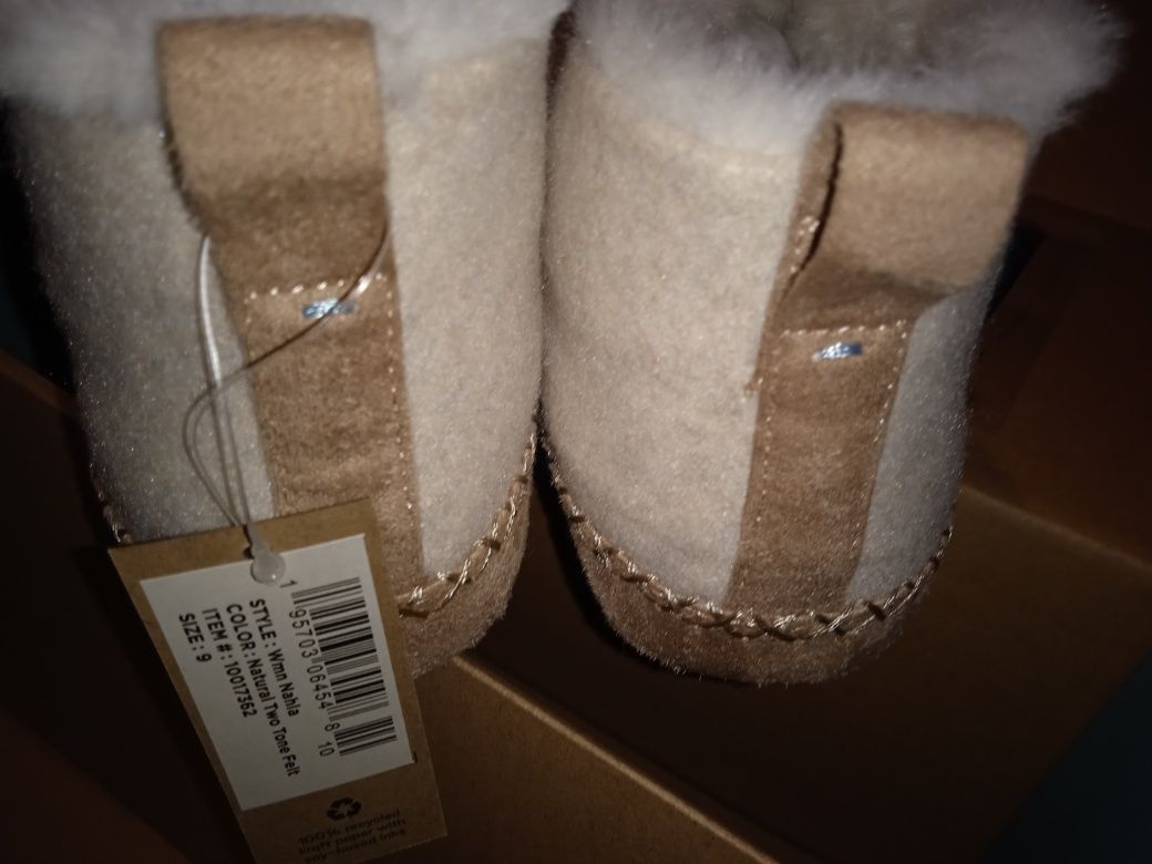 Домашние меховые тапочки Toms