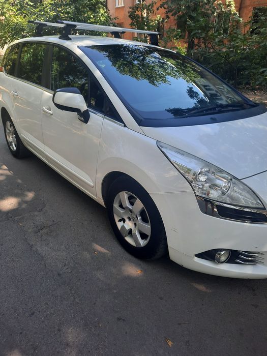 Продам Peugeot 5008