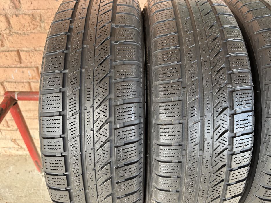Комплект Зимових шин 175/65R15 Bridgestone