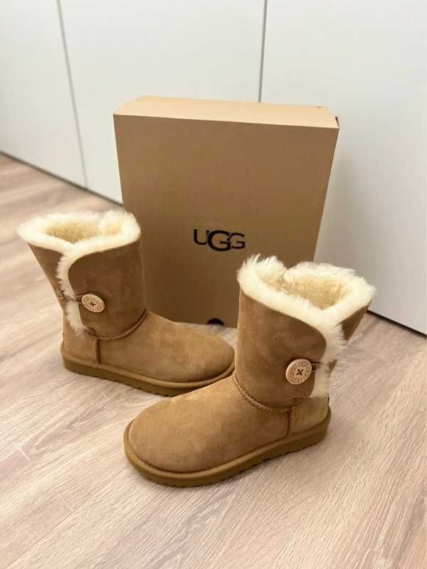 UGG Bailey Button II Chestnut R.40