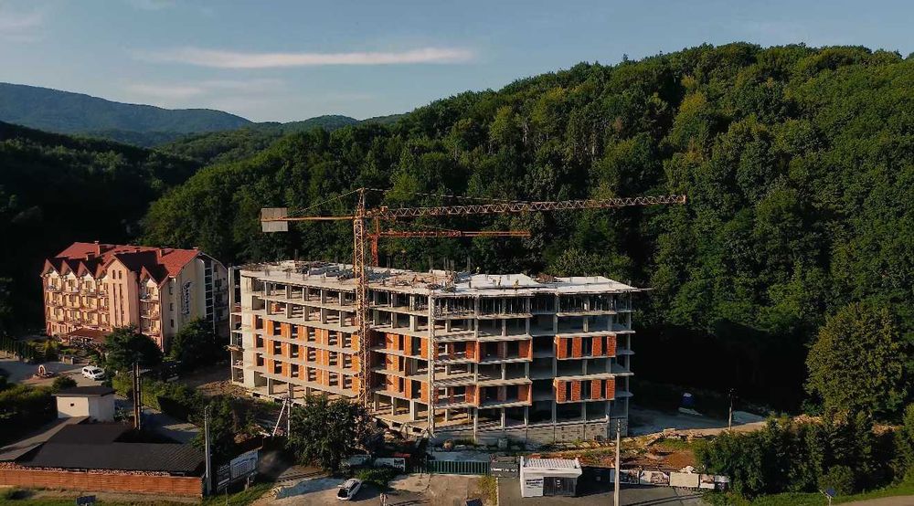 Продаж апартаментів у новому комплексі Erwin Hall, курорт Поляна