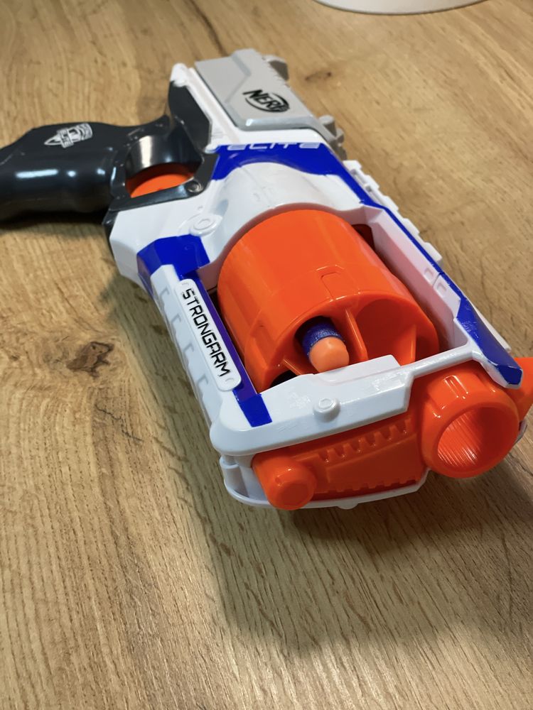 Nerf Strongarm бластер в гарному стані