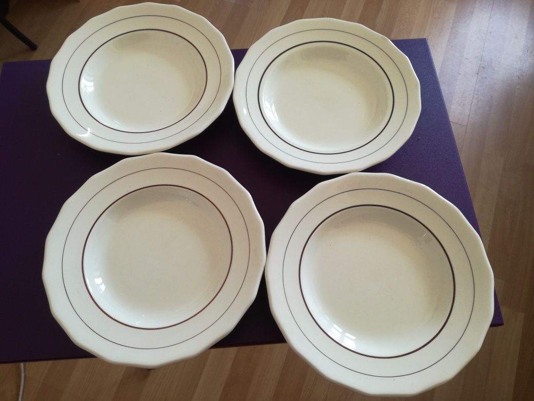 Quatro pratos de sopa Madalena Leiria
