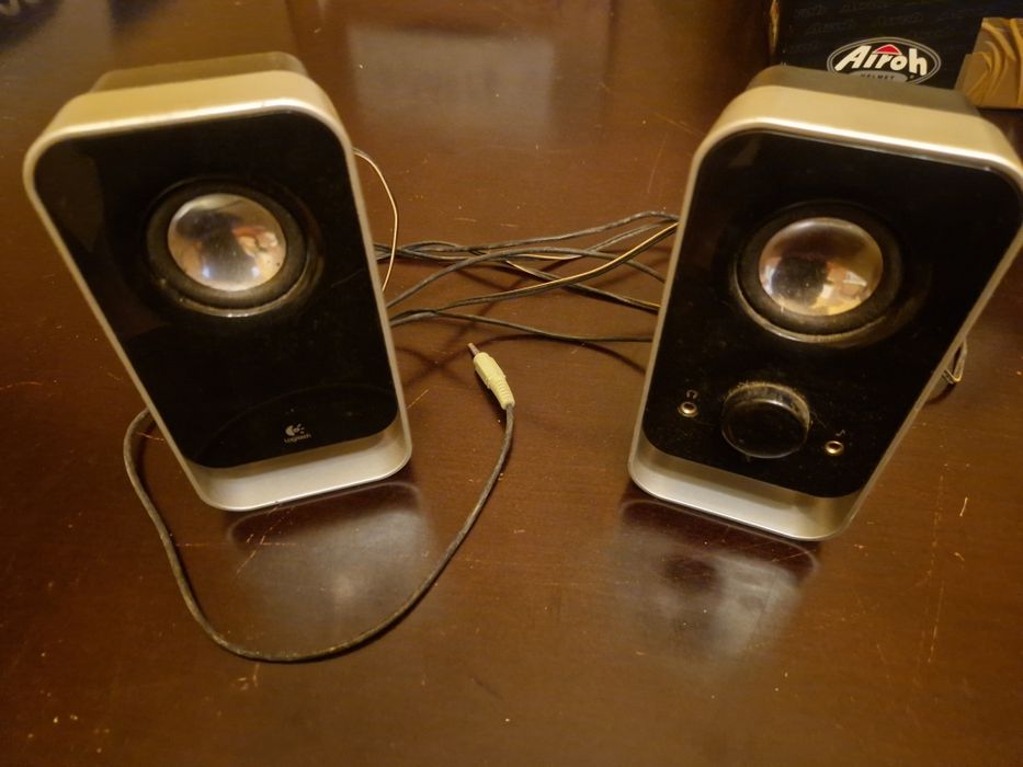 Colunas Logitech LS11 2.0