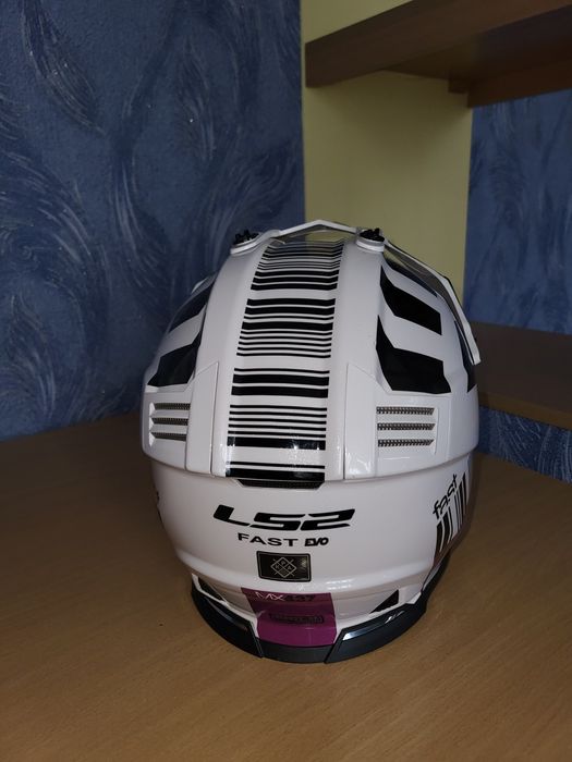 Продам шолом для мотоциклу,ls2 mx437