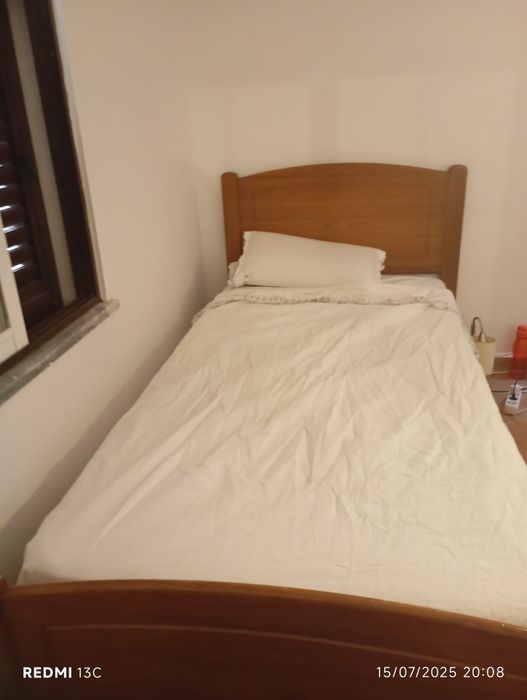 Vendo cama de solteiro