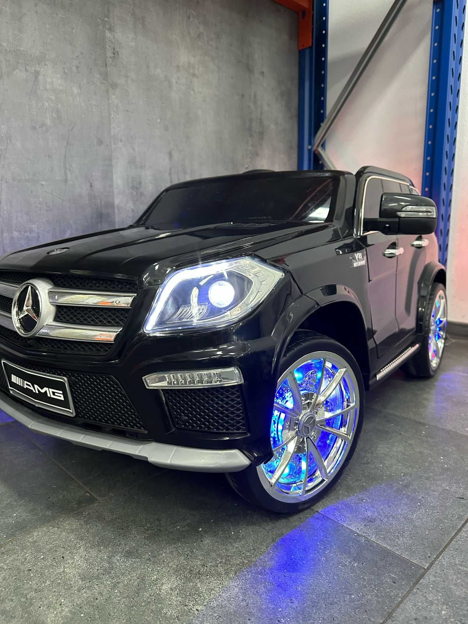 Duże autko akumulator samochód Mercedes AMG GL63 Dla Dziecka Pilot 12V