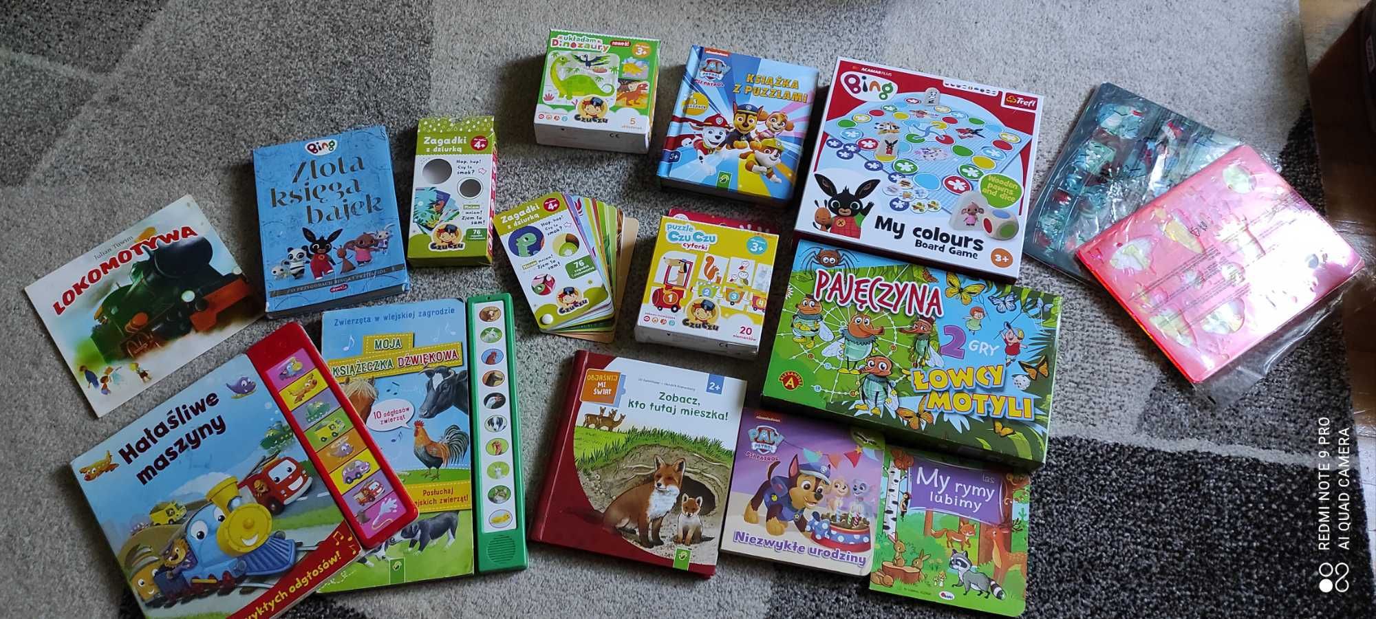 Zestaw bajek puzzli i zabawek dla dziecka
